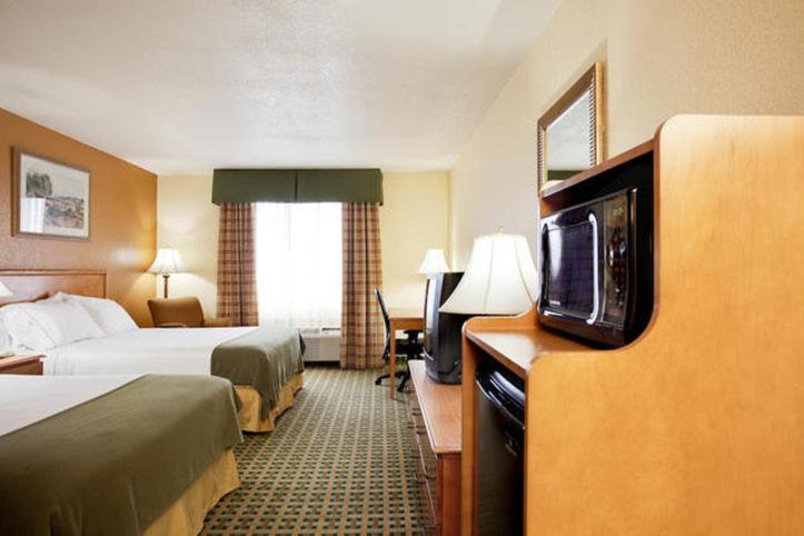 Holiday Inn Express Hotel & Suites Hesperia, An Ihg Hotel Eksteriør billede