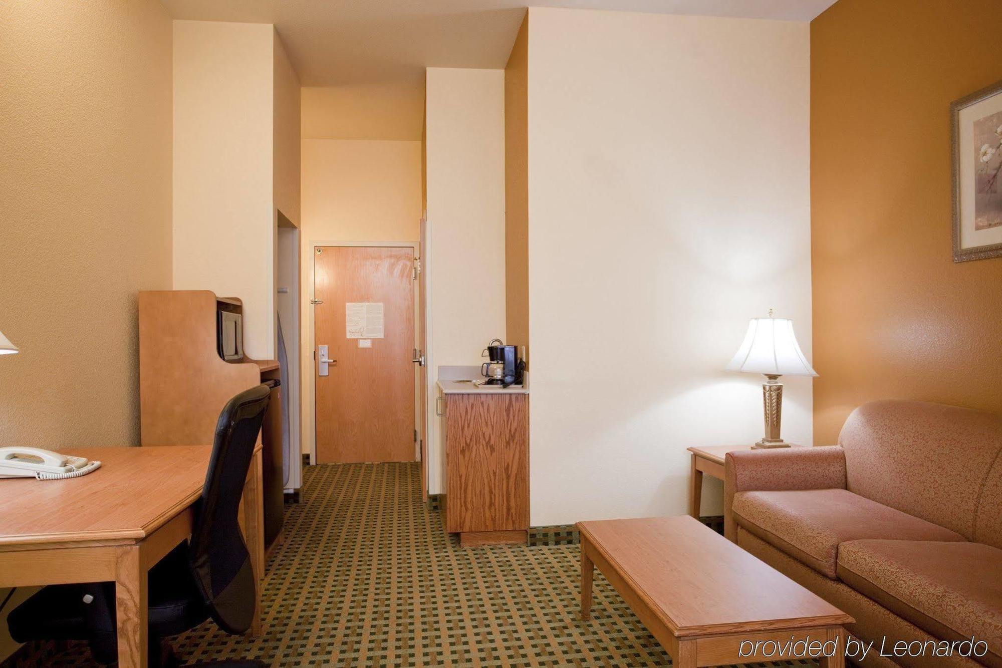 Holiday Inn Express Hotel & Suites Hesperia, An Ihg Hotel Værelse billede